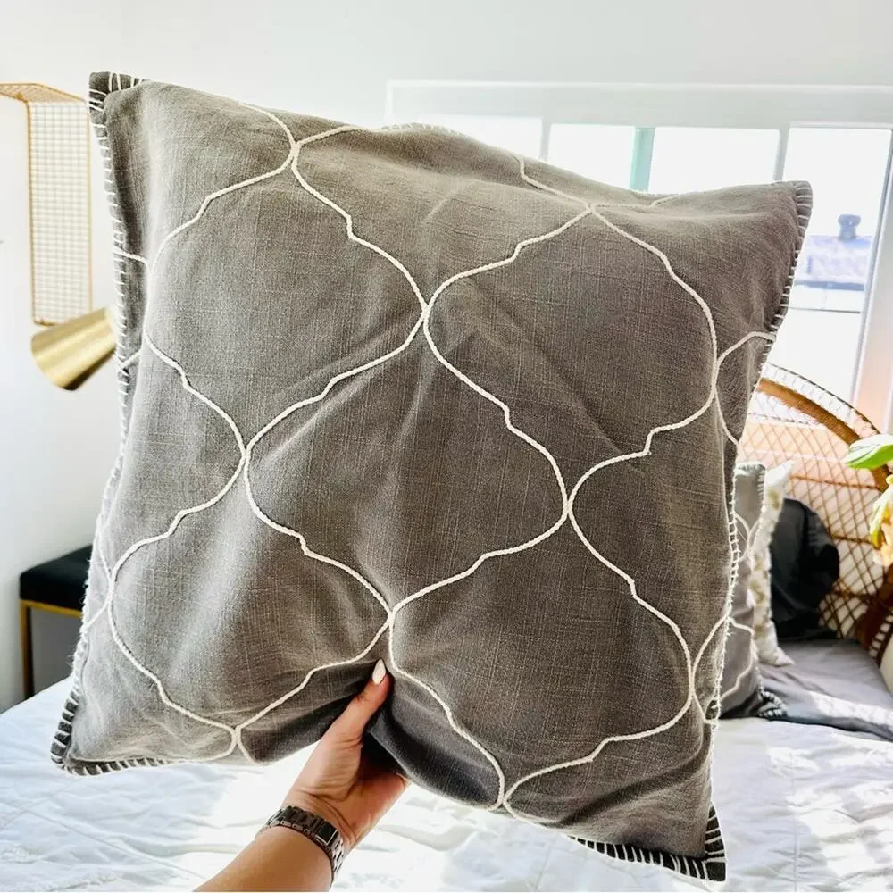 POTTERY BARN Charcoal Grey Soft White Textured Pillow Case Sham 22